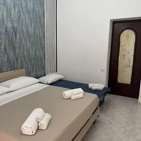 Apartament House Ginevra Neapol